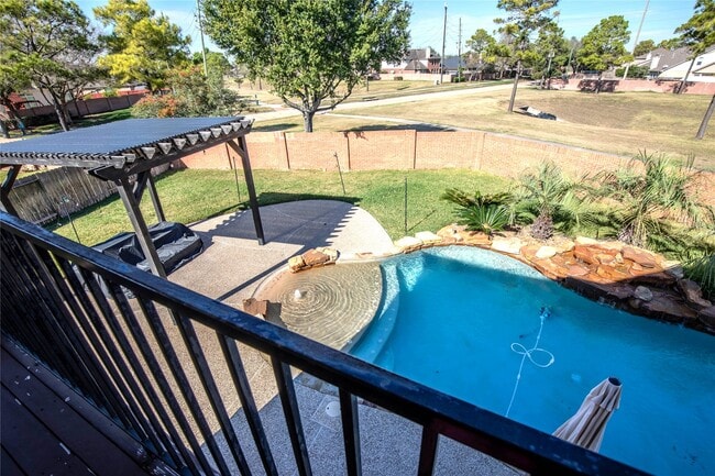 Building Photo - 2802 Silhouette Bay Dr