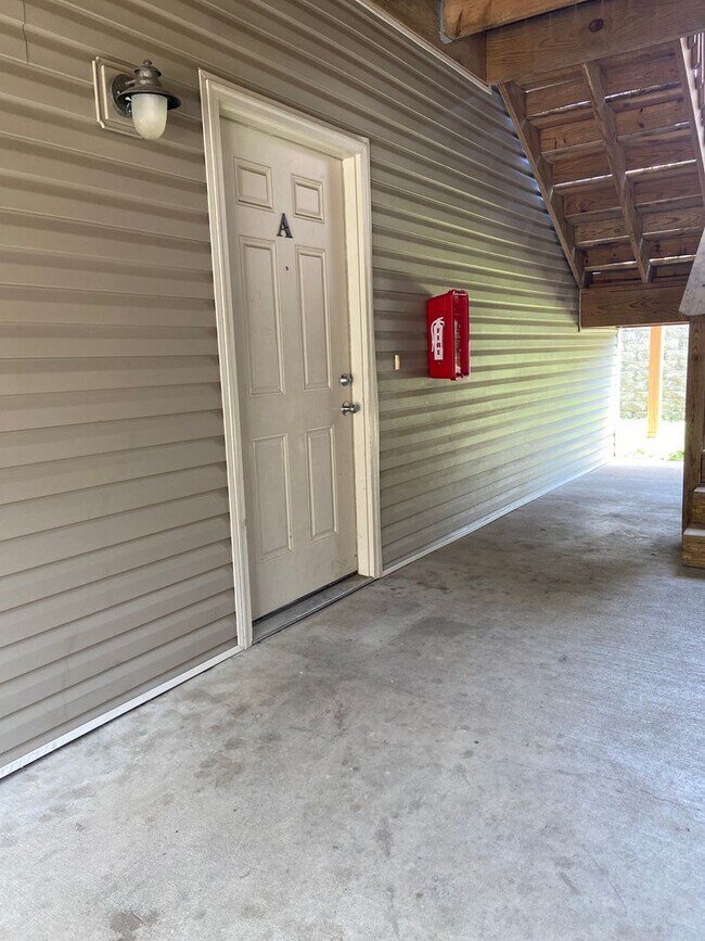 Building Photo - Condominium in Academy Commons