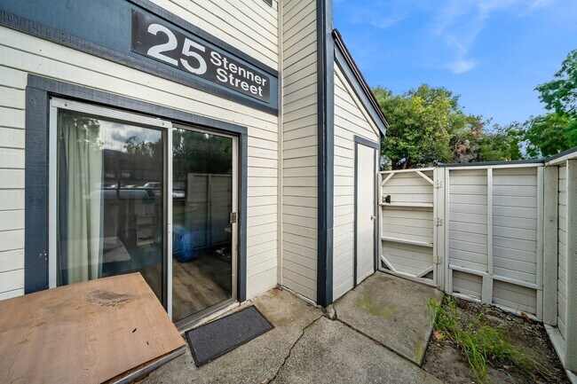 Building Photo - AVAILABLE JULY - 3 Bed / 2 Bath CLOSE TO CAL POLY