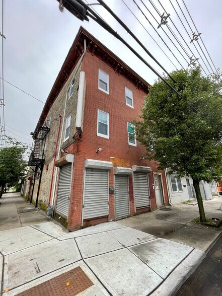 Building Photo - 167 3rd St