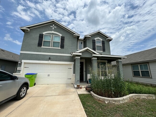 Primary Photo - Modern 3-Bedroom Home Near Alamo Ranch wit...