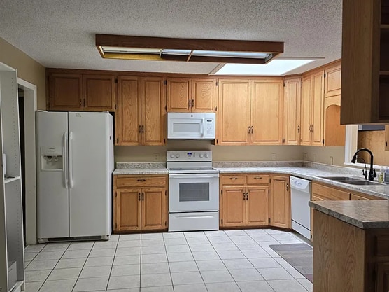 Building Photo - 906 Pearson Dr