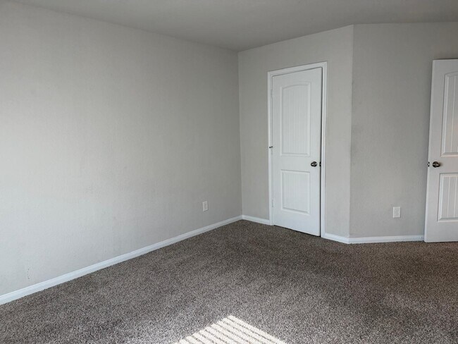 Building Photo - 25419 Grotto Falls Ln