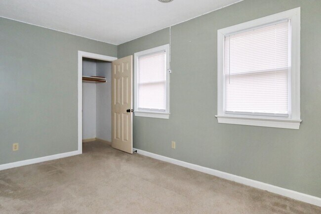 Building Photo - 227 Aspen Blvd