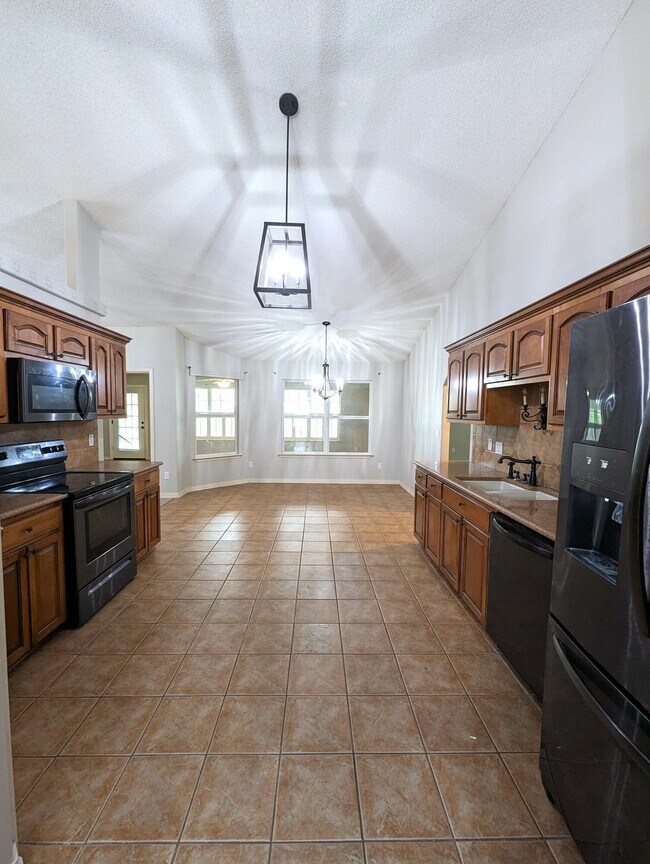 Building Photo - 1822 Brooke Beach Dr