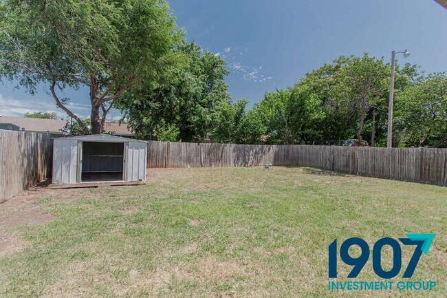 Building Photo - Charming 3-Bedroom Home in Moore with Spac...