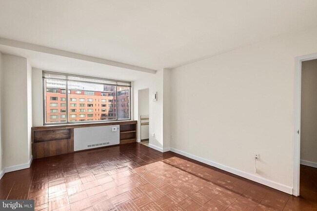 Building Photo - 1111 Arlington Blvd