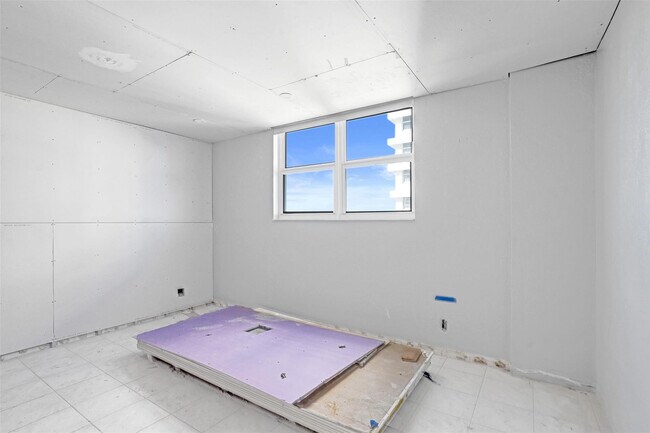 Building Photo - 4250 Galt Ocean Dr