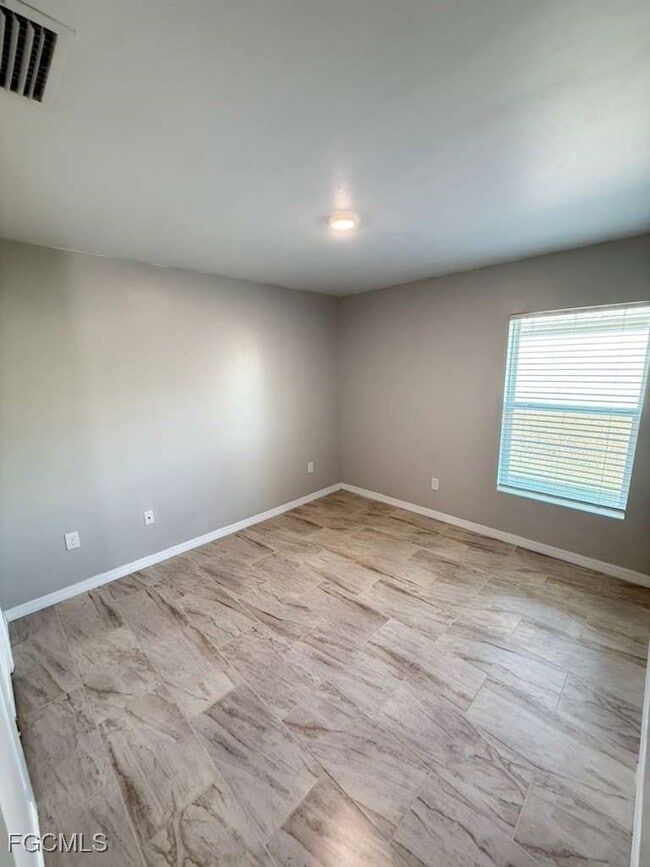 Building Photo - 5019 Moon Ln