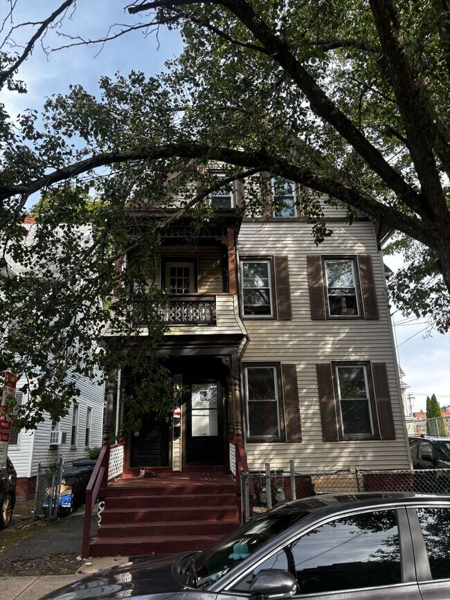 Building Photo - 37 Hotchkiss St