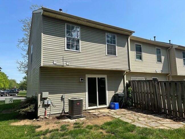 Building Photo - 327 Georgetowne Ct