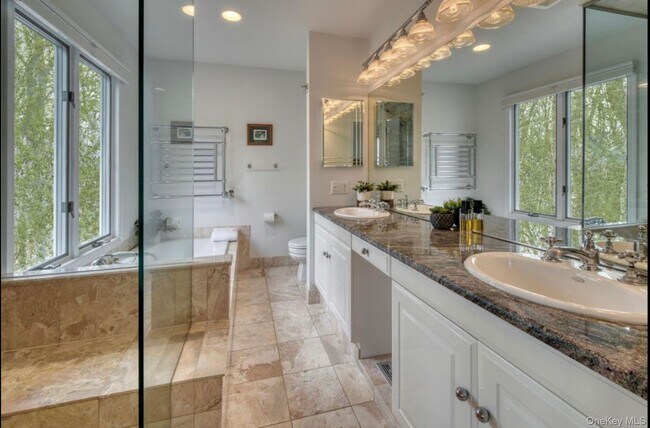 Building Photo - 17 Lyme Ln