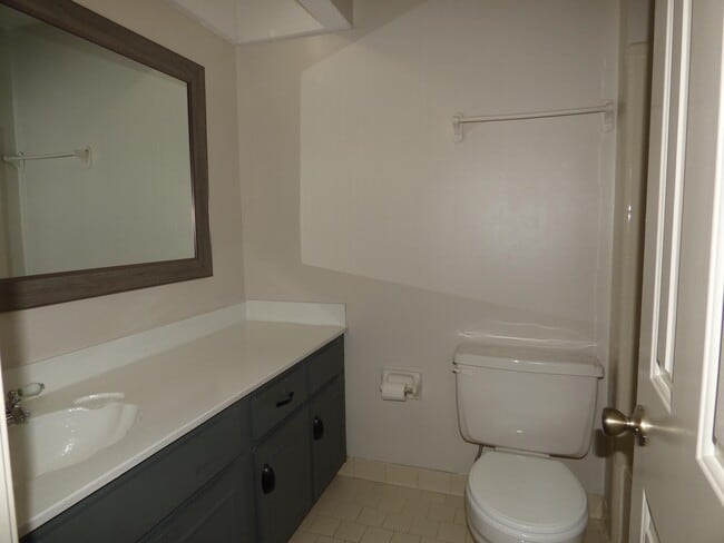 Building Photo - 1695 Belvedere Ct