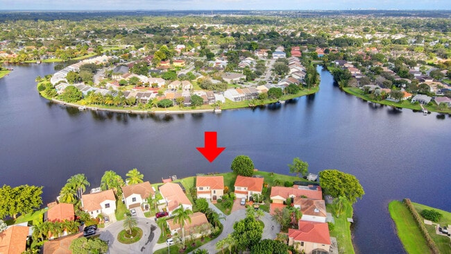 Building Photo - 12561 Shoreside Ln