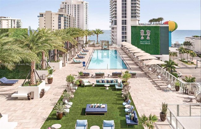 Building Photo - 4010 S Ocean Dr