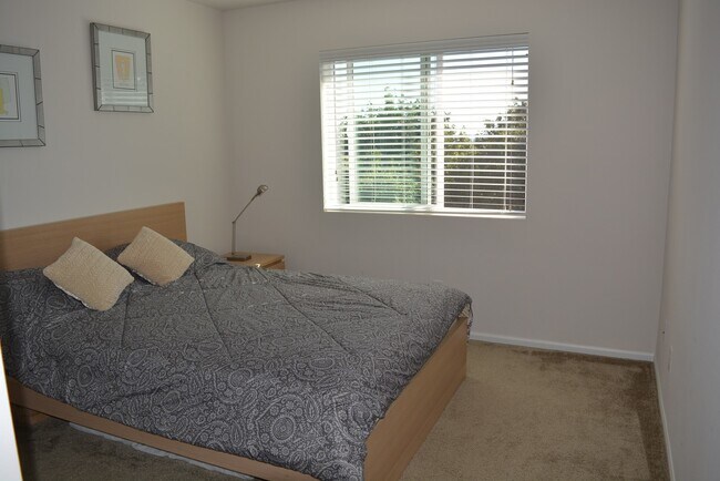 Building Photo - Amazing 4 bedroom home on Tumwater Hill!!