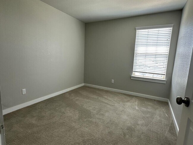 Building Photo - 301 Ancellotta Wy