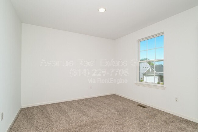 Building Photo - 608 Highland Pr Dr