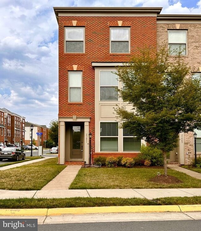 Primary Photo - 23451 Epperson Square