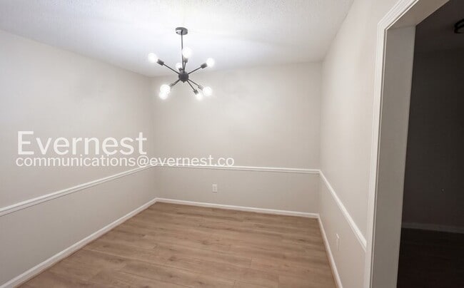 Building Photo - 2 Bed, 2 Bath Condo with Modern Amenities / Pet-Friendly / Available Now!