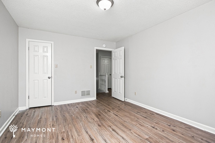 Building Photo - 2273 Hickory Path Dr