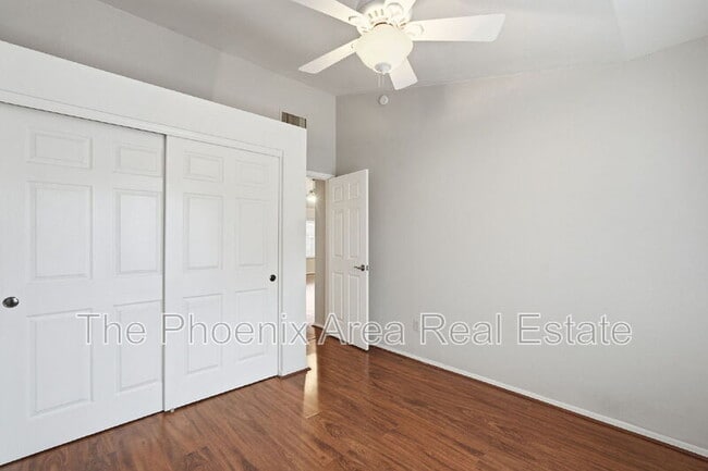 Building Photo - 4425 E Douglas Ave