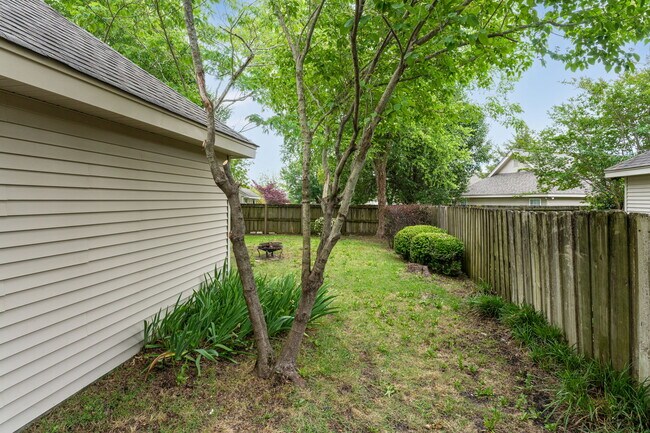 Building Photo - 808 Spy Glass Ct