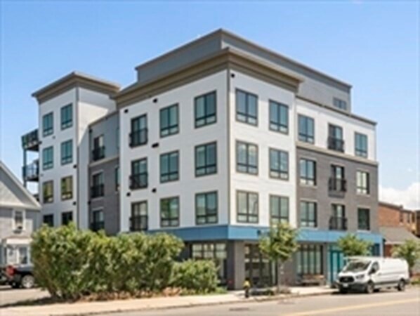 Building Photo - 214 Market St