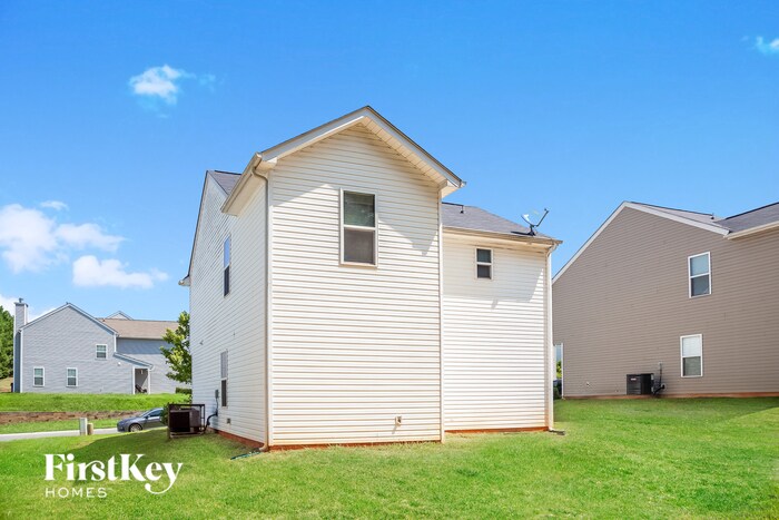 Building Photo - 7405 Hidden Creek Dr