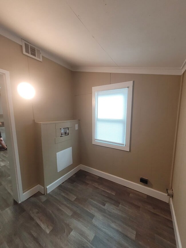 Building Photo - For Rent: Franklin Co – Royston, GA – Two Bedroom and One Bathroom Single Family Home - Very Conv...