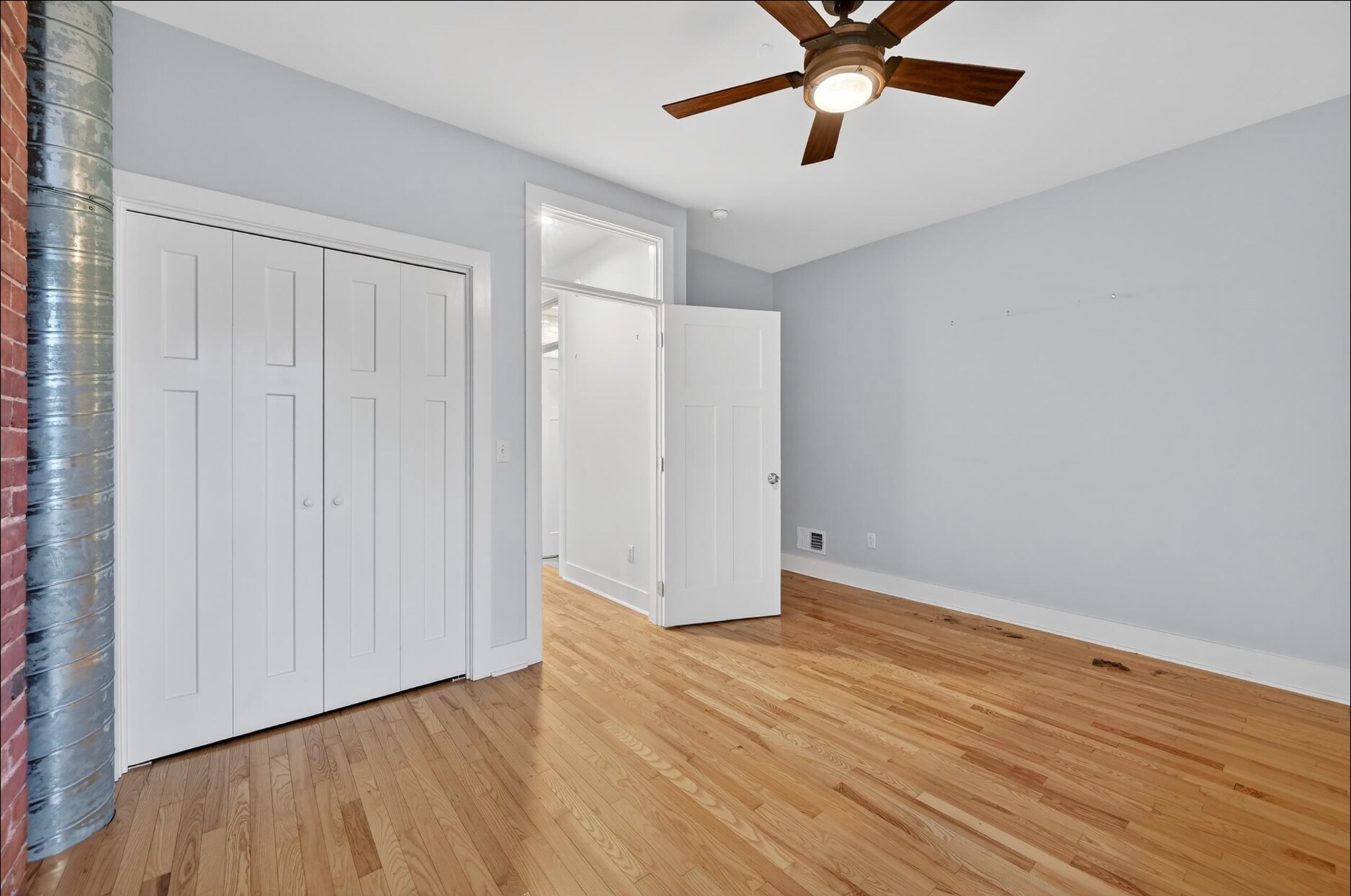 Building Photo - 5549 Columbo St