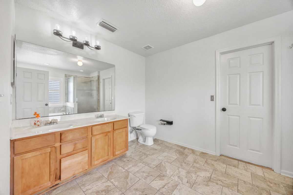 Building Photo - 1457 Heather Ct