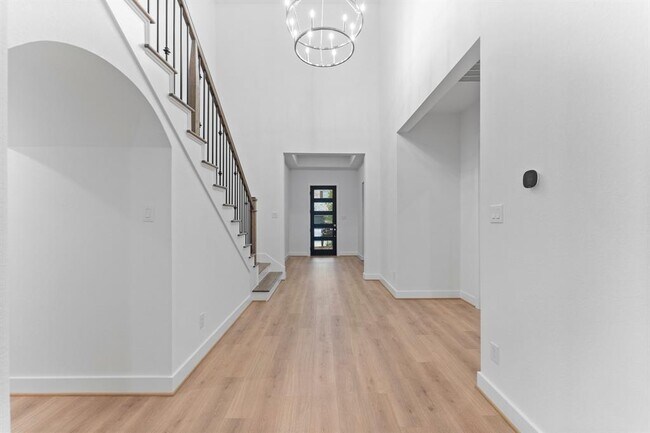 Building Photo - 26915 Longwood Ledge Ln