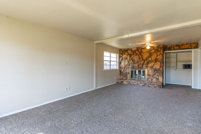 Building Photo - Spacious Rent to Own in South OKC!
