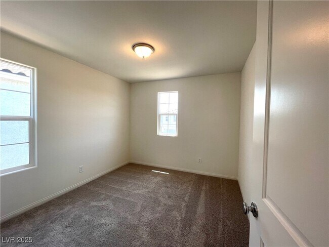 Building Photo - 8694 Glen Echo Ave
