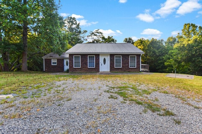 Primary Photo - Pet Friendly Three Bedroom!