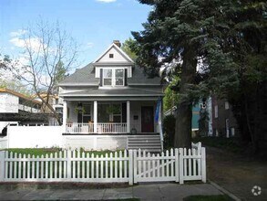Building Photo - Beautifully Updated South Hill Home in Spo...