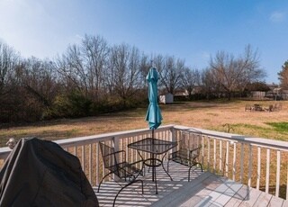 Building Photo - 220 Woodmaker Ct
