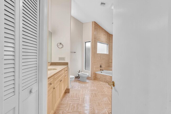 Building Photo - 22595 Esplanada Cir