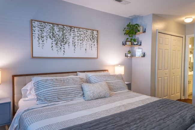 Building Photo - 573 Tayrn Dr