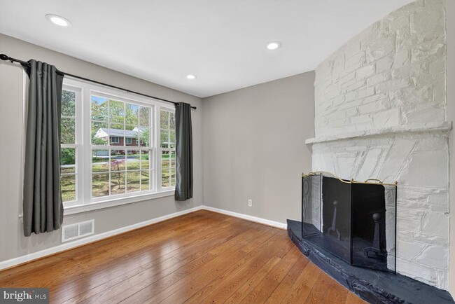 Building Photo - 5109 Blue Ridge Ave