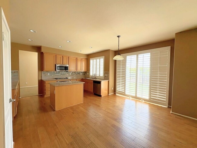 Building Photo - Beautiful Moreno Valley Home