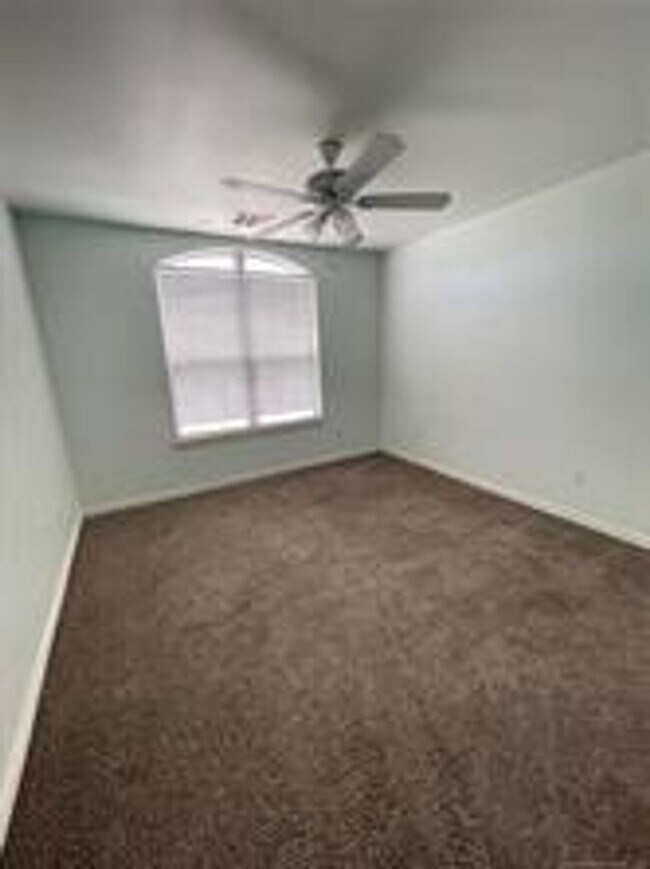 Building Photo - WOODCREEK ADDITION | PRIME LOCATION NEAR OU