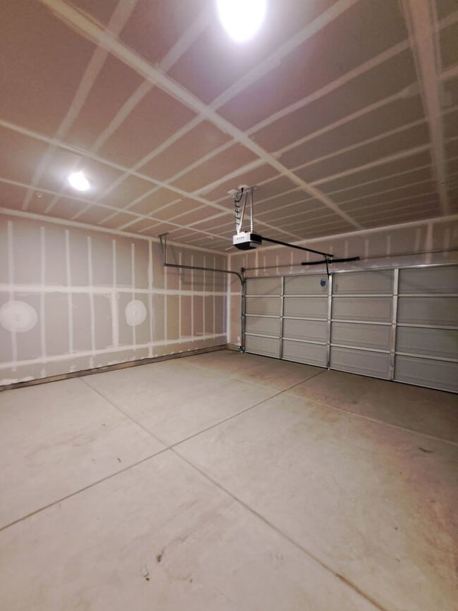 Building Photo - Gorgeous Two-Story Home Near Copper & Willow!