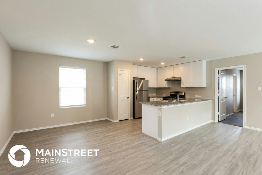 Building Photo - 7246 Meadow Acrs