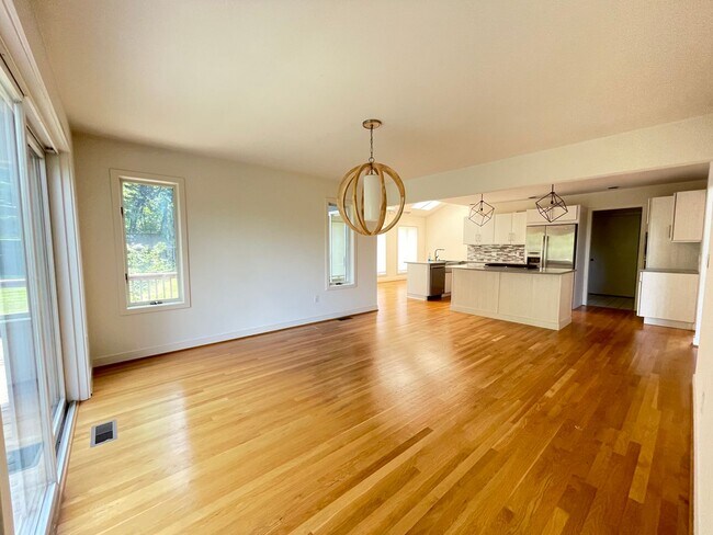 Building Photo - COMMUTERS DREAM!  PRIVATE ACREAGE STAFFORD AND MINUTES TO VRE