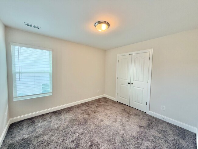Building Photo - Modern 3BD, 2.5BA Raleigh Home in a Great ...
