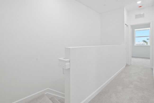 Building Photo - Modern 3-Bedroom Townhome with Private Backyard in Homestead