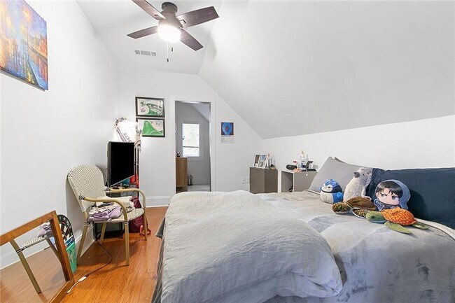 Building Photo - 7512 Freret St