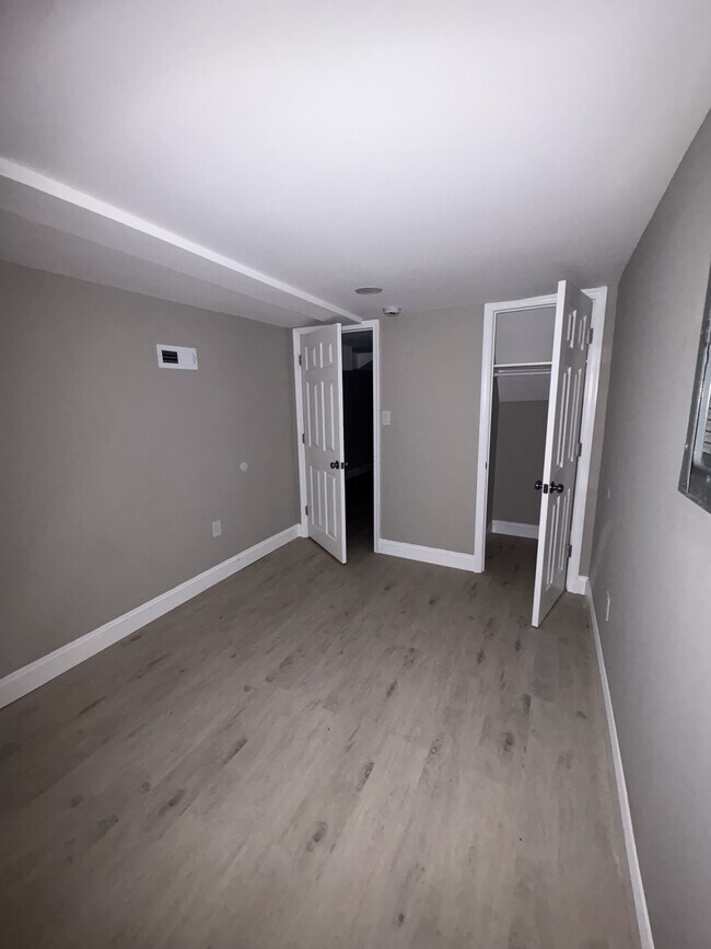 Building Photo - 2229 N Hancock St